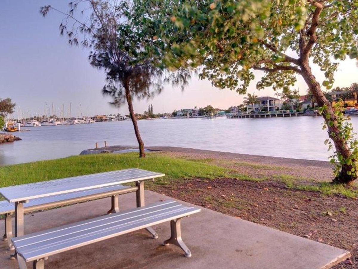 Mariner Cove 1 - Luxurious 2 Bedroom On River By Beach 물루라바 외부 사진